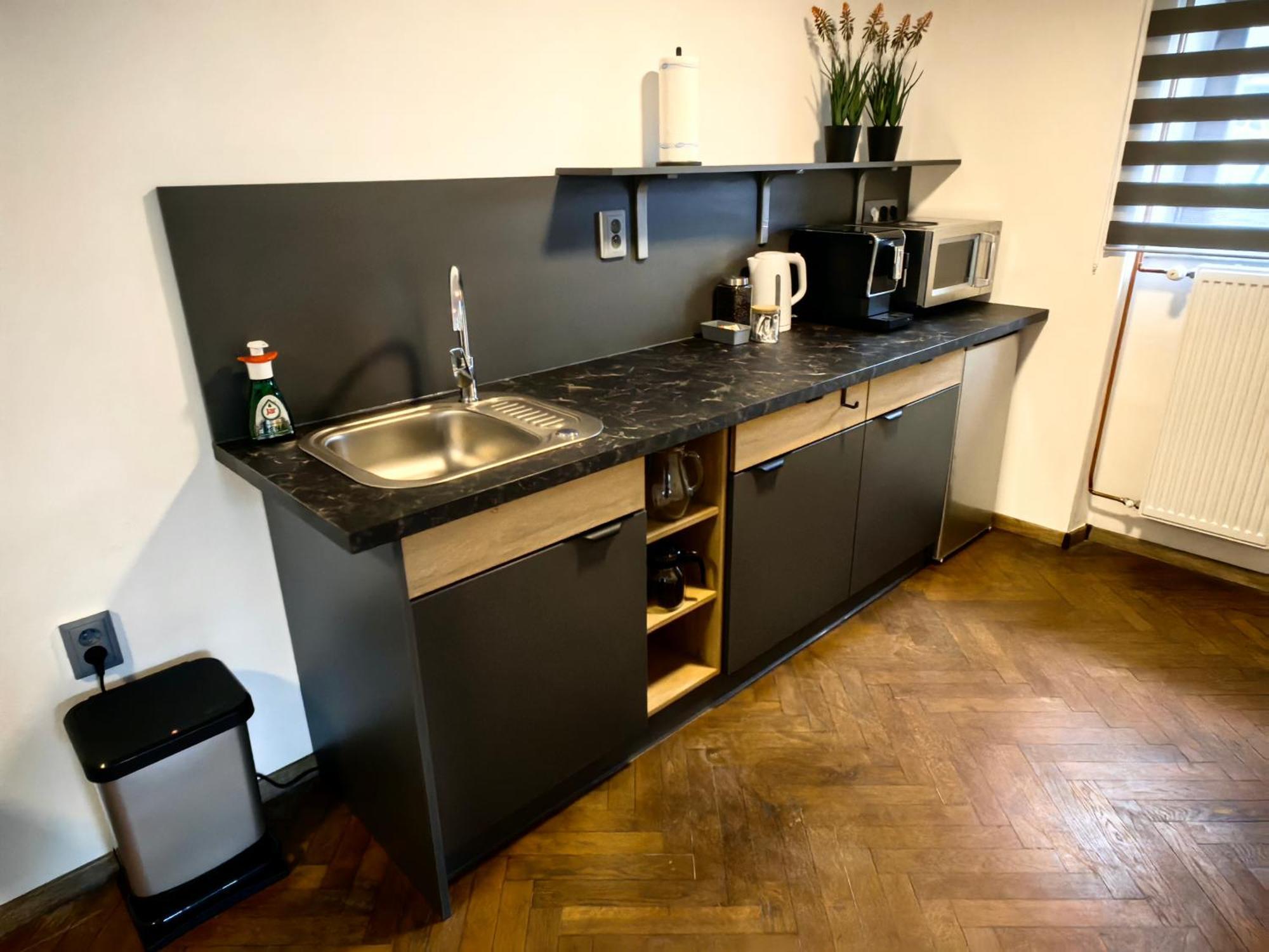 Apartment 1932 *